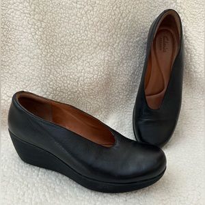 Clarks - (NEW) Wedge Slip-On
 7W - Black